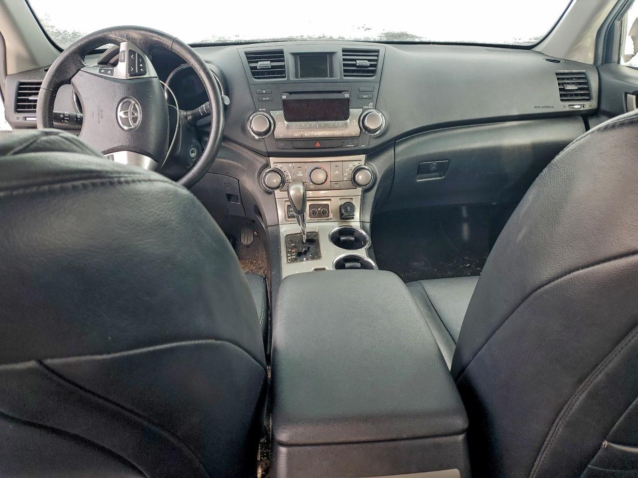 2011 TOYOTA HIGHLANDER