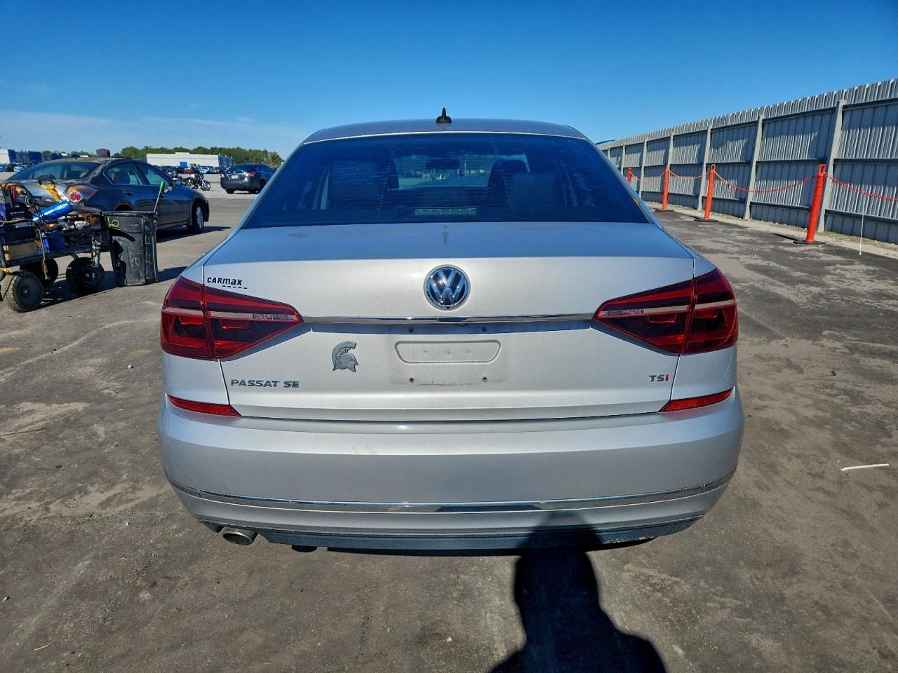 2017 VOLKSWAGEN Passat