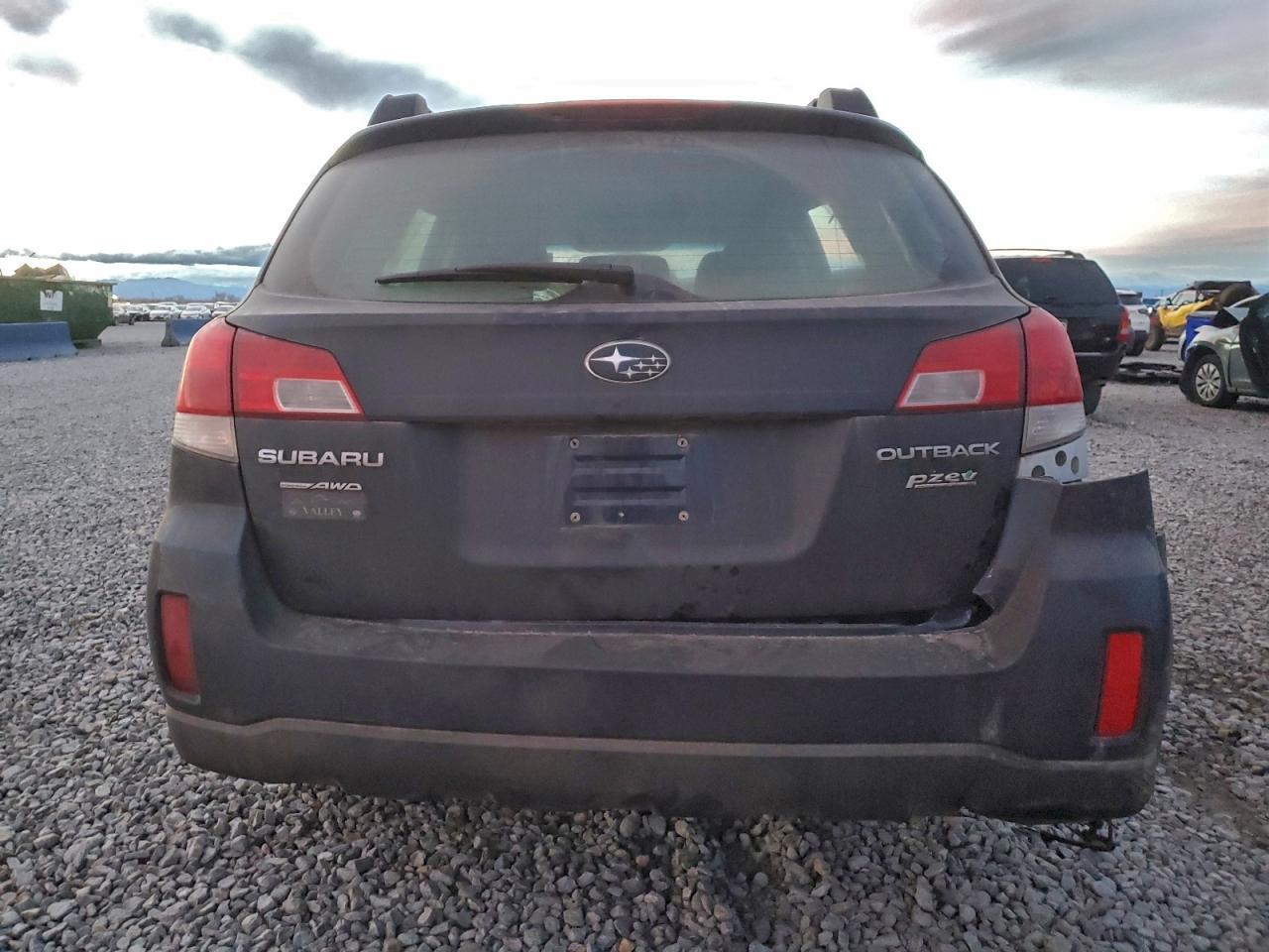2014 SUBARU Outback