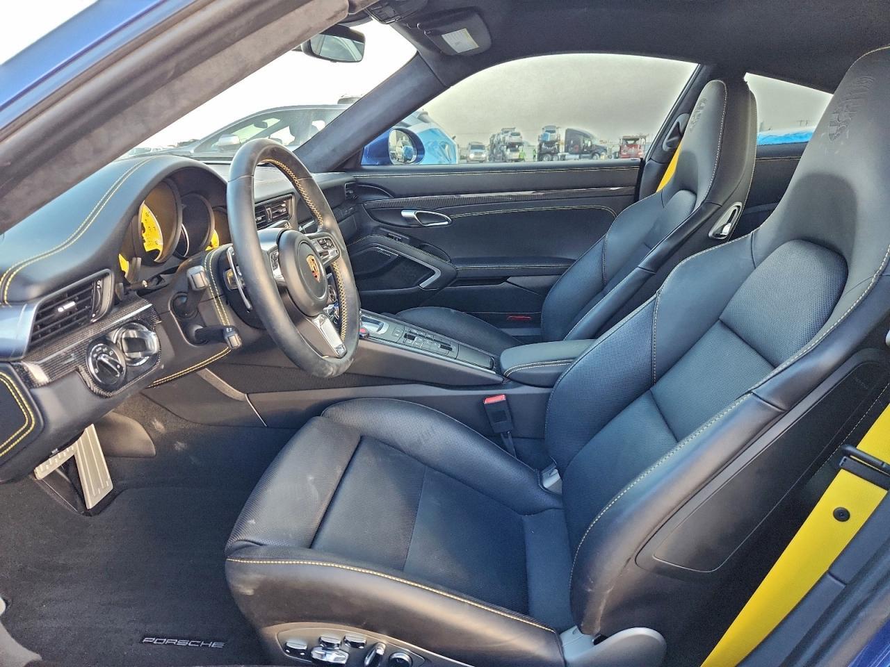 2018 PORSCHE 911