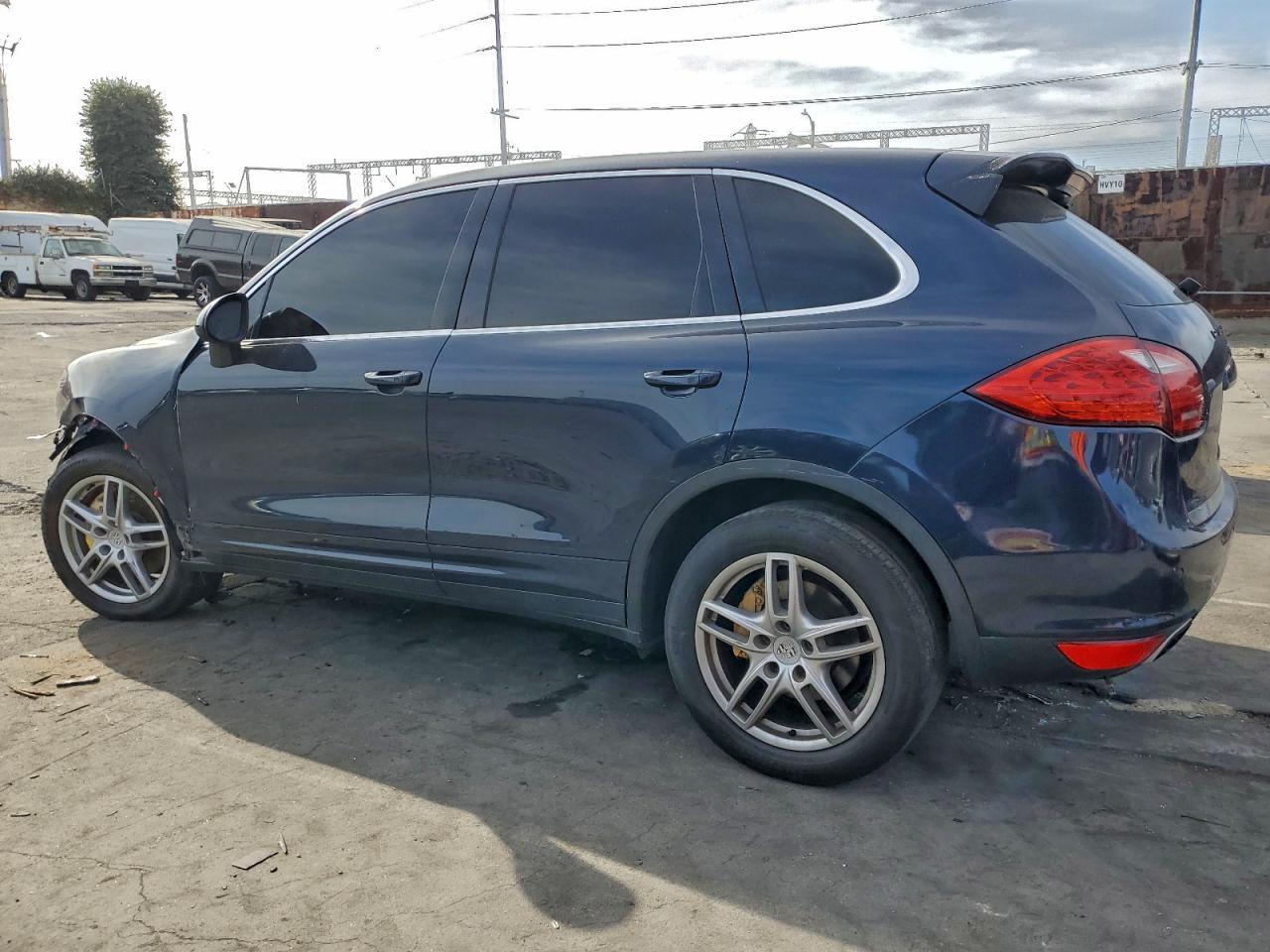 2011 PORSCHE CAYENNE