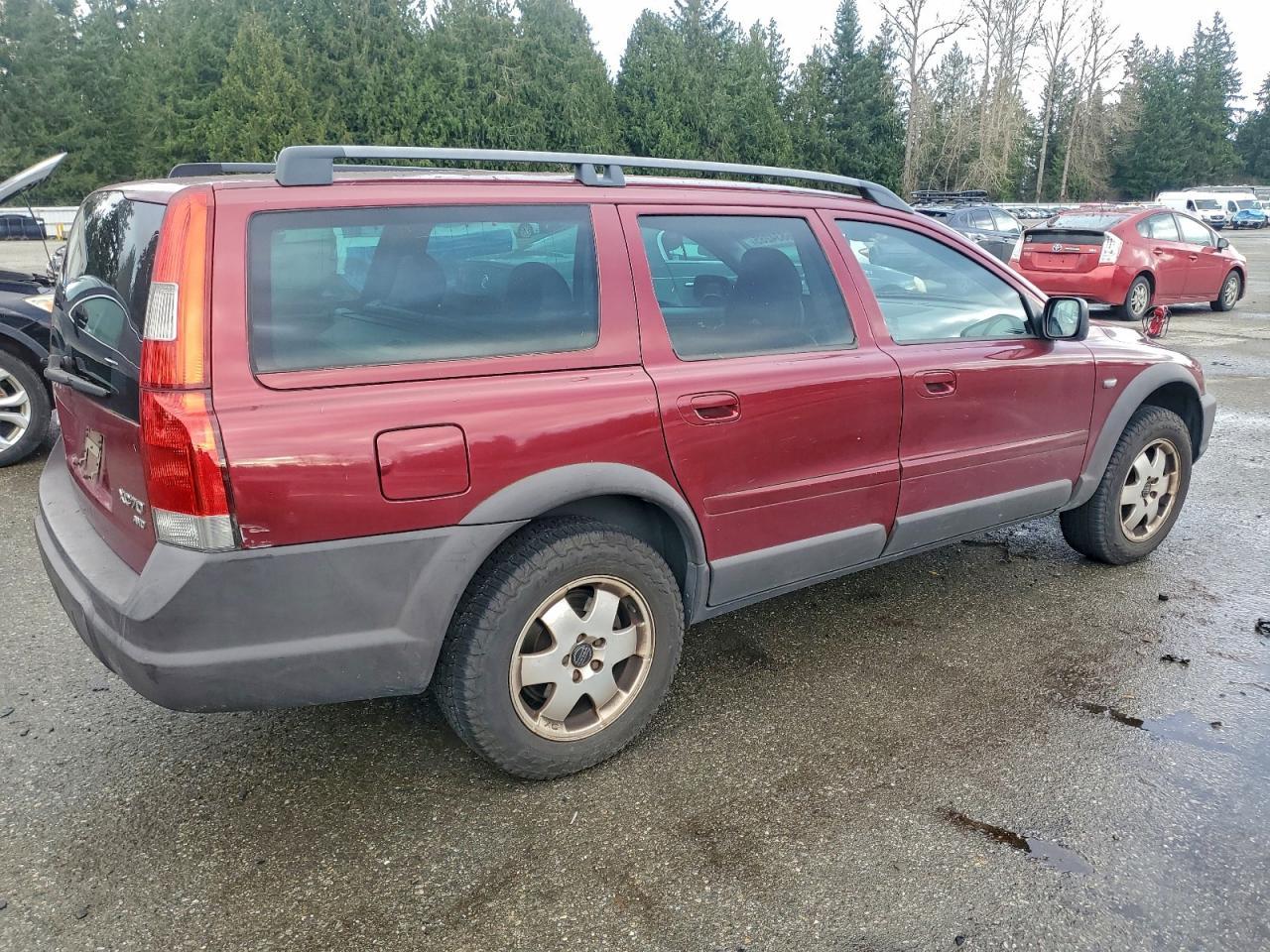 2004 VOLVO XC70