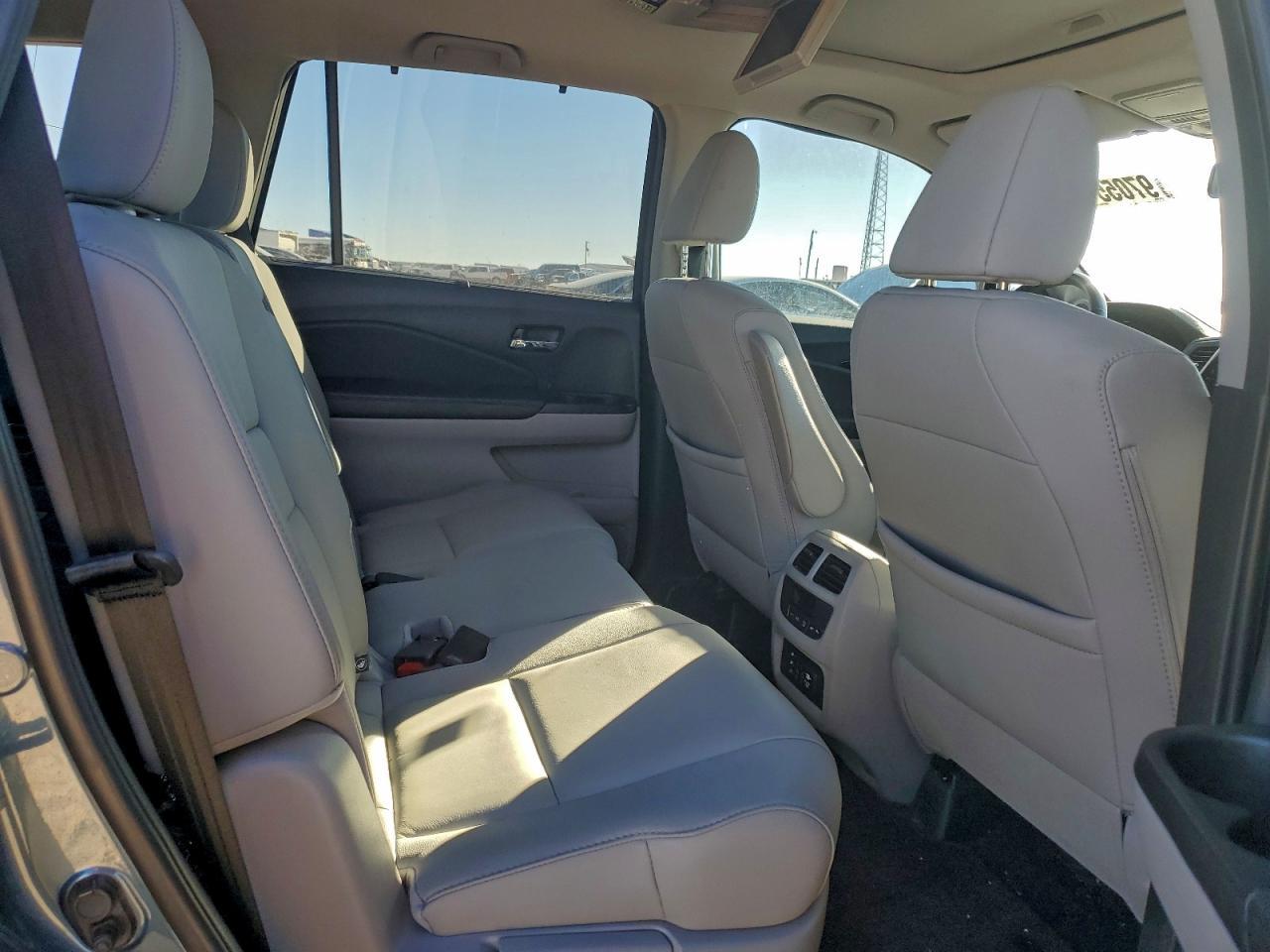 2017 HONDA PILOT