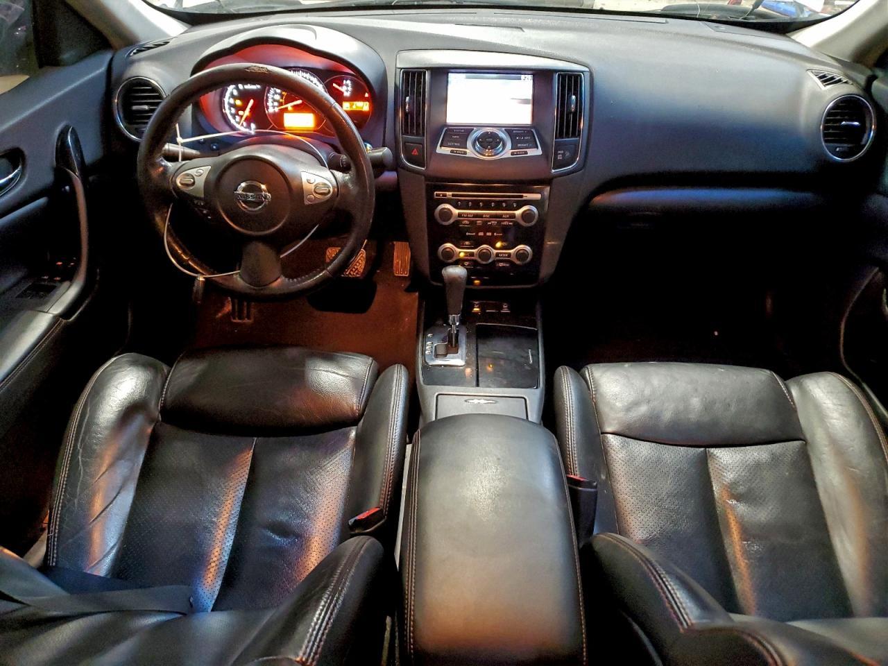 2010 NISSAN Maxima