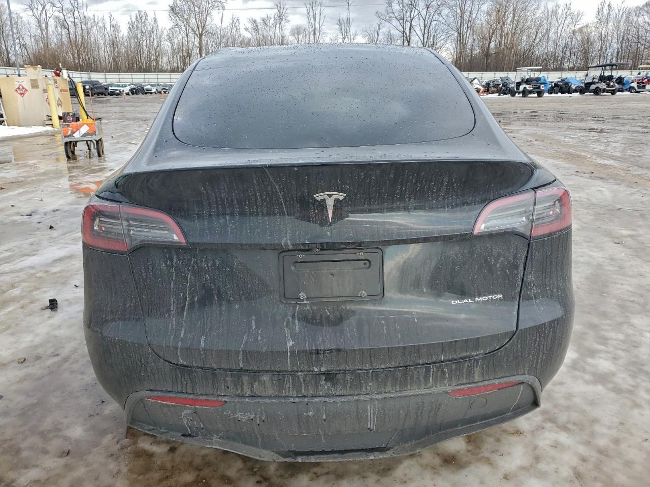 2024 TESLA MODEL Y
