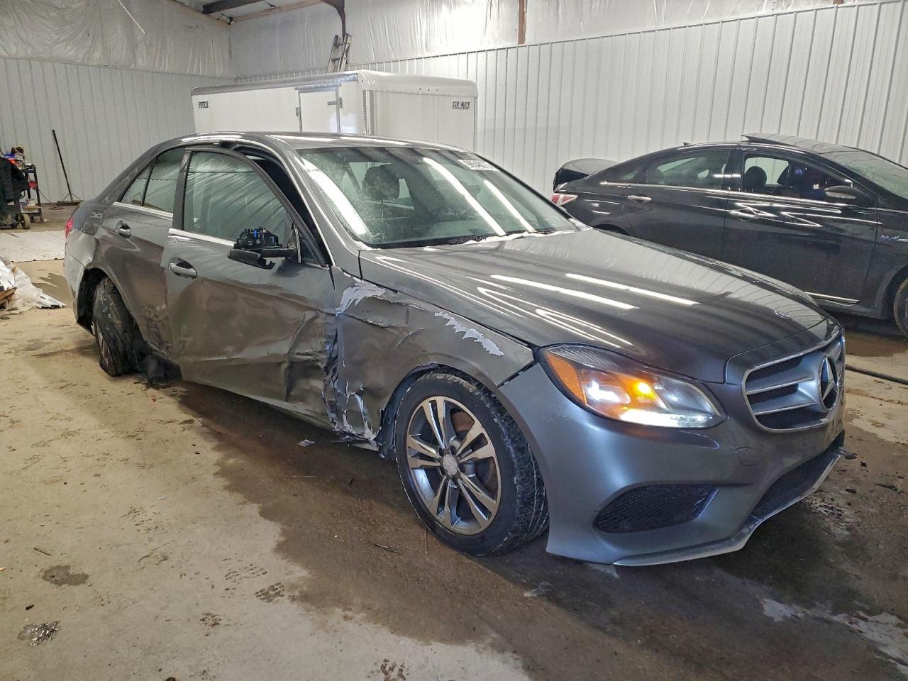 2016 MERCEDES-BENZ E-Class