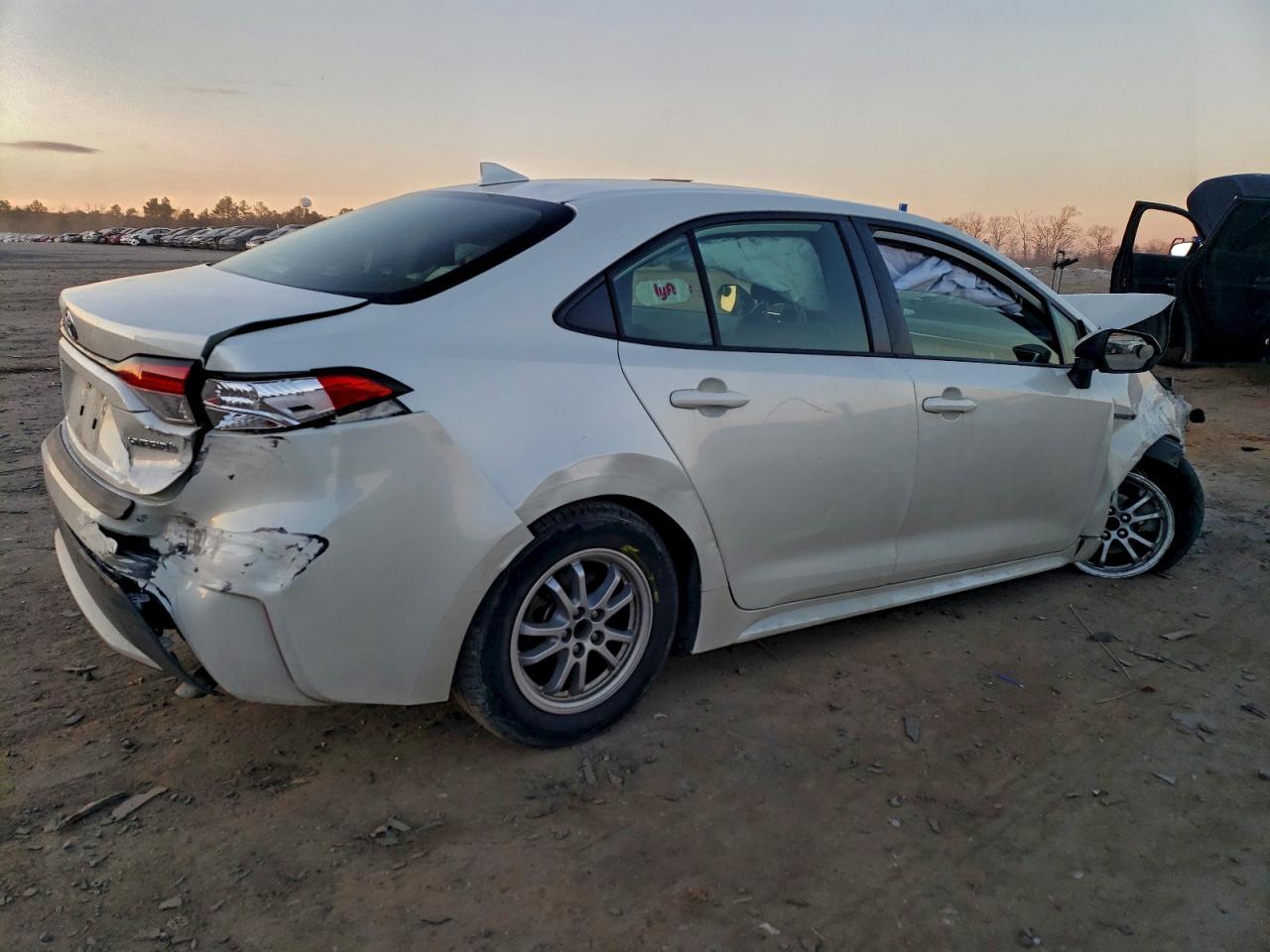 2021 TOYOTA COROLLA