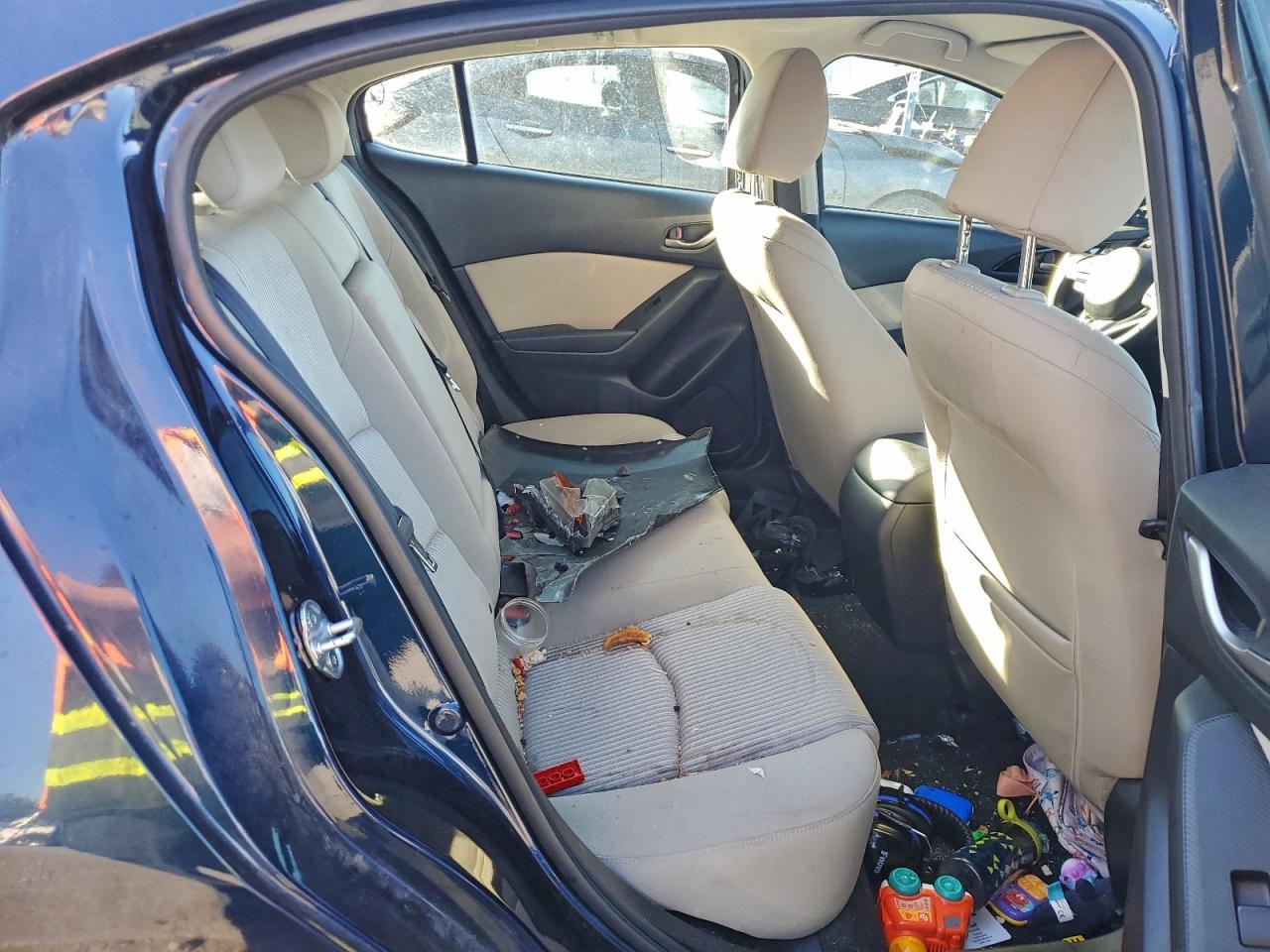 2015 MAZDA 3