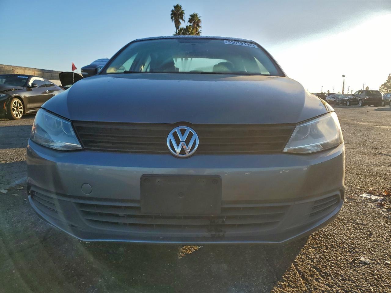 2012 VOLKSWAGEN JETTA
