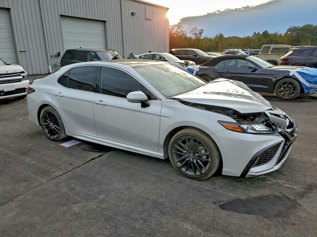 2023 TOYOTA CAMRY
