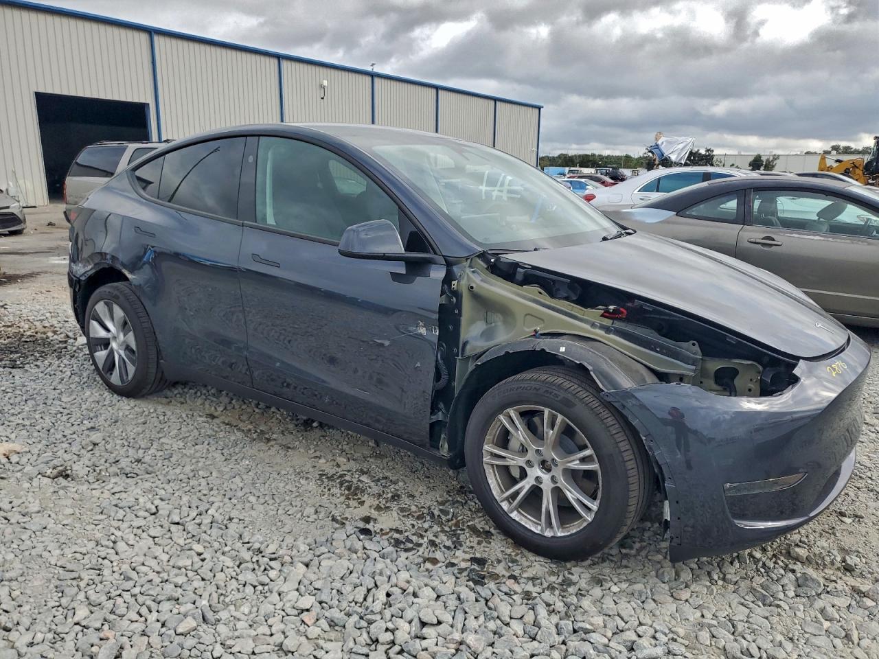 2024 TESLA MODEL Y