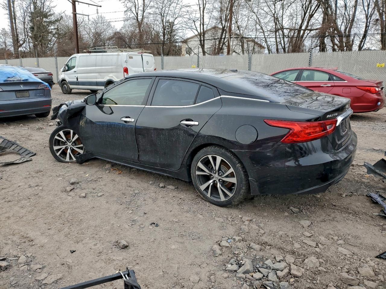 2017 NISSAN Maxima