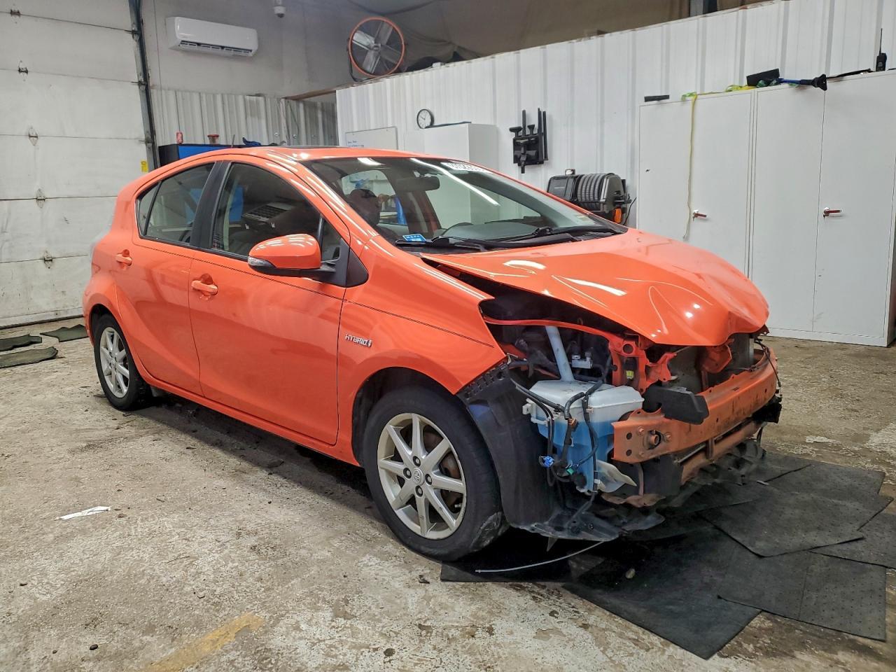 2013 TOYOTA Prius c