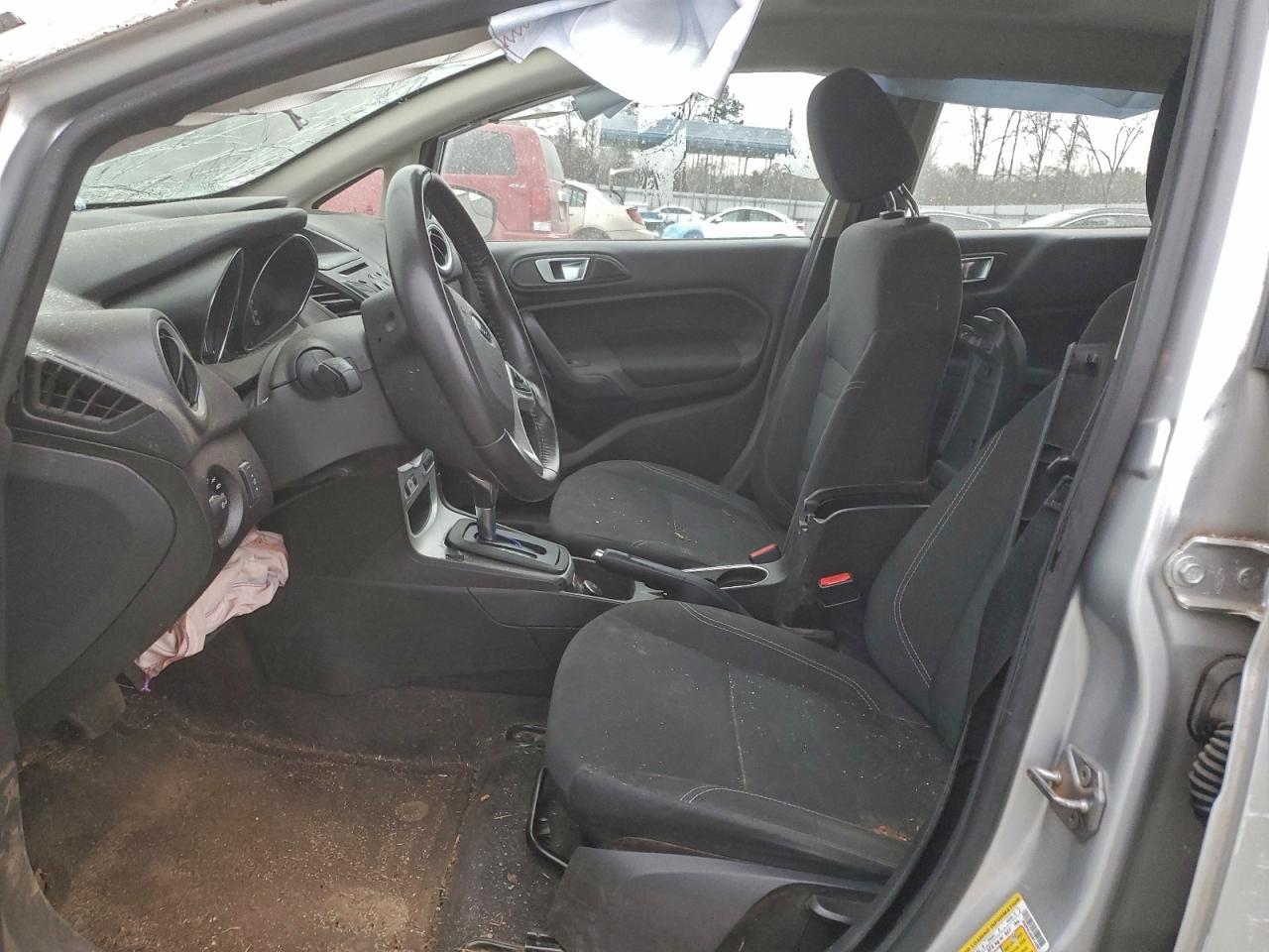 2016 FORD Fiesta