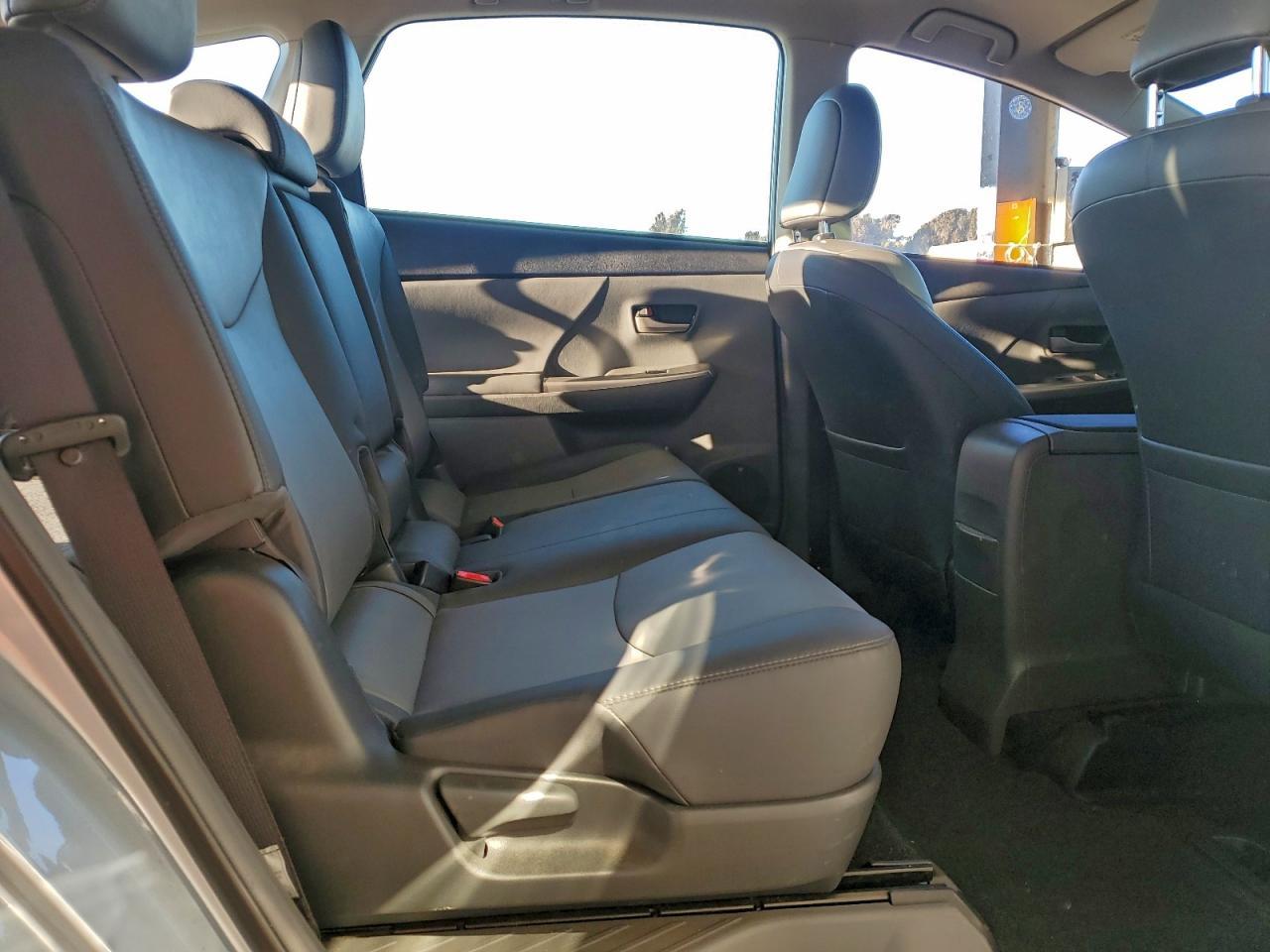 2012 TOYOTA PRIUS V