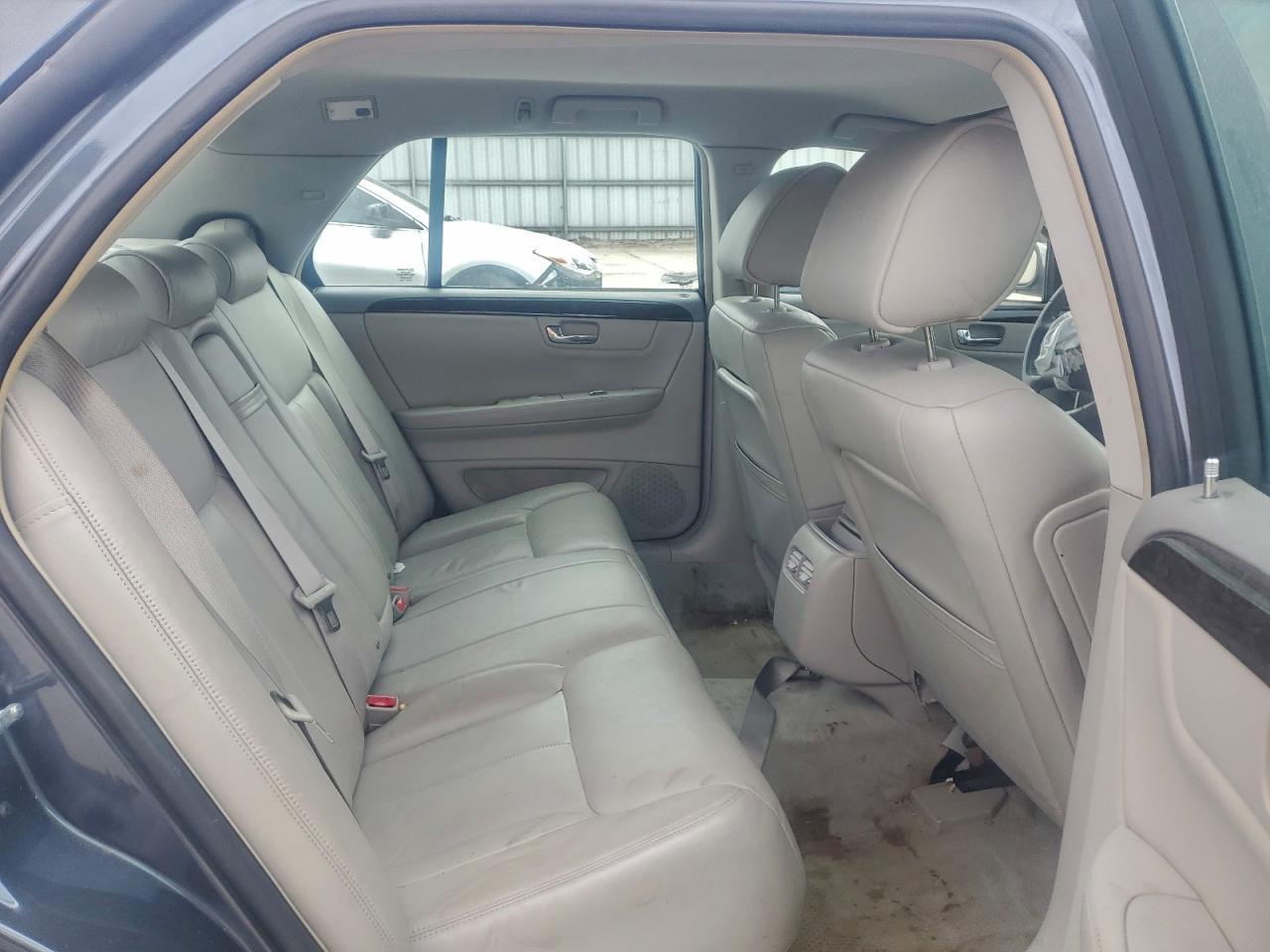 2010 CADILLAC DTS