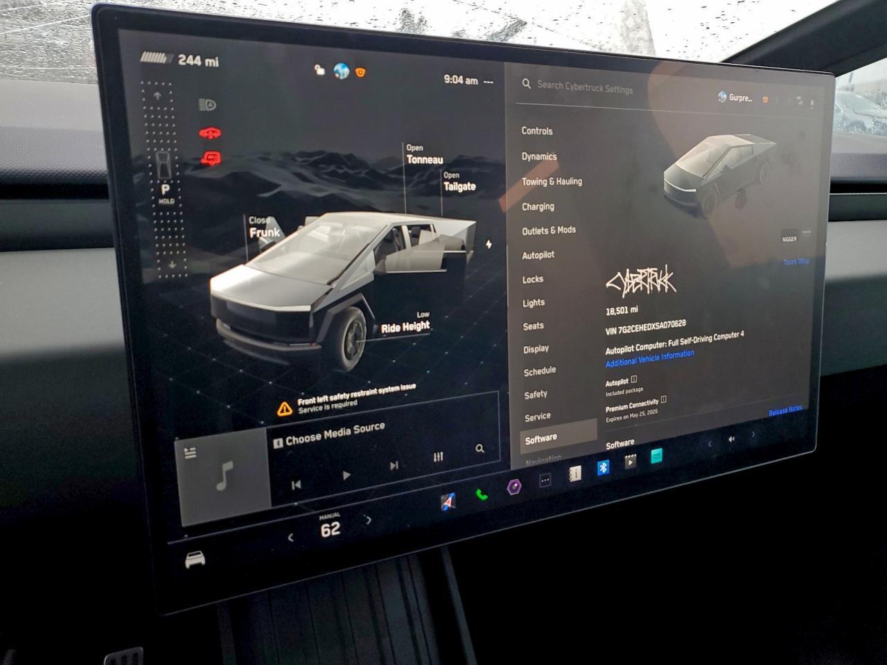 2025 TESLA Cybertruck
