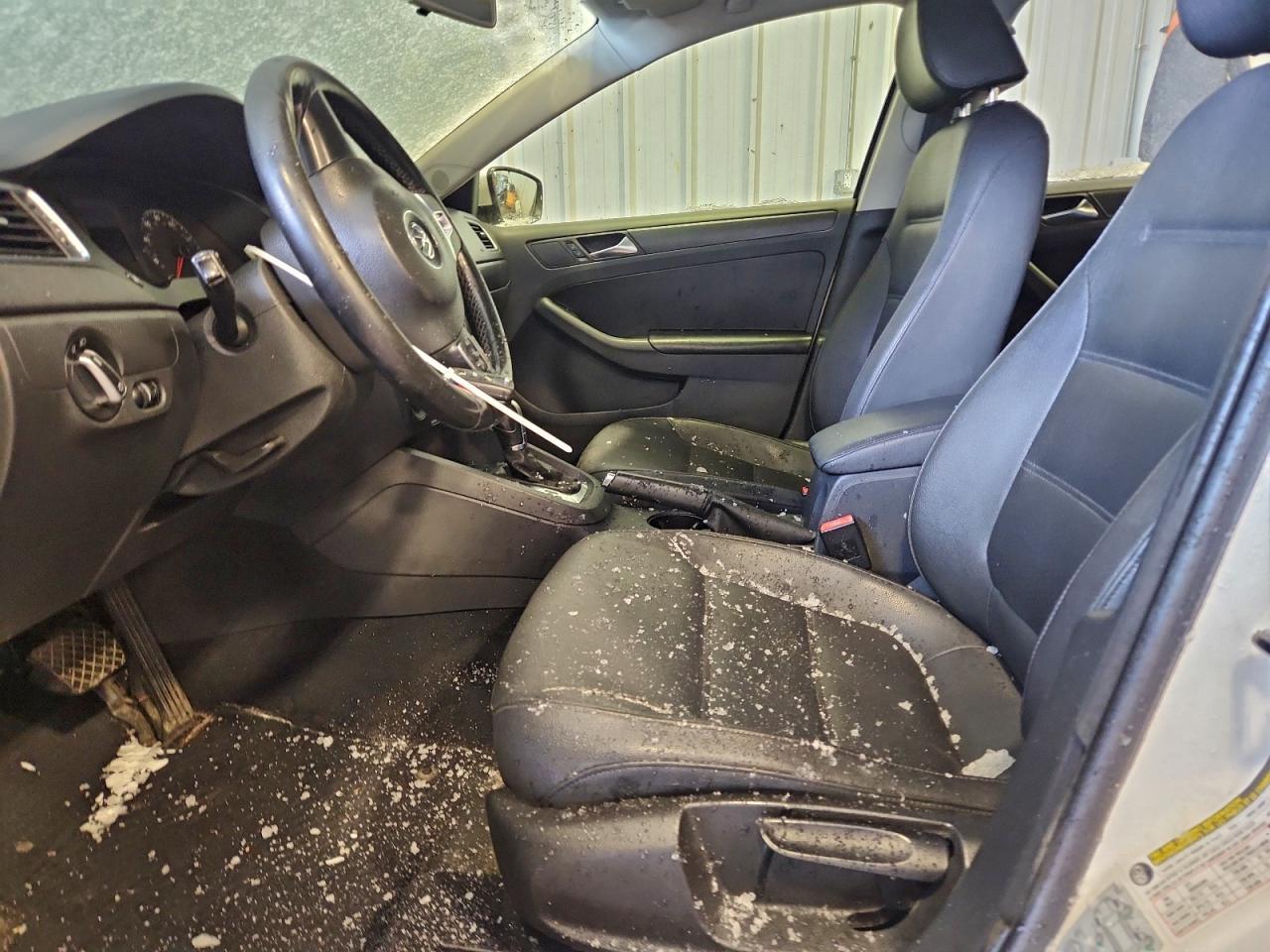 2011 VOLKSWAGEN JETTA