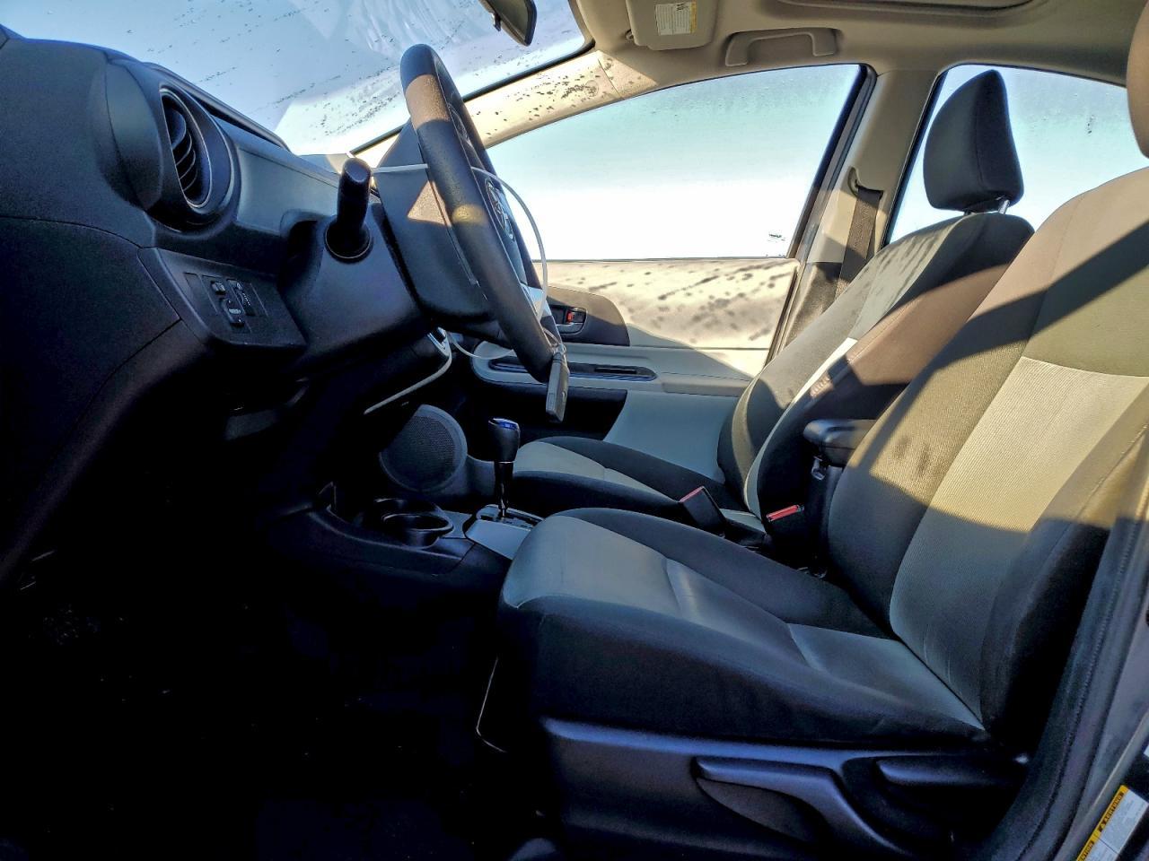 2012 TOYOTA Prius c