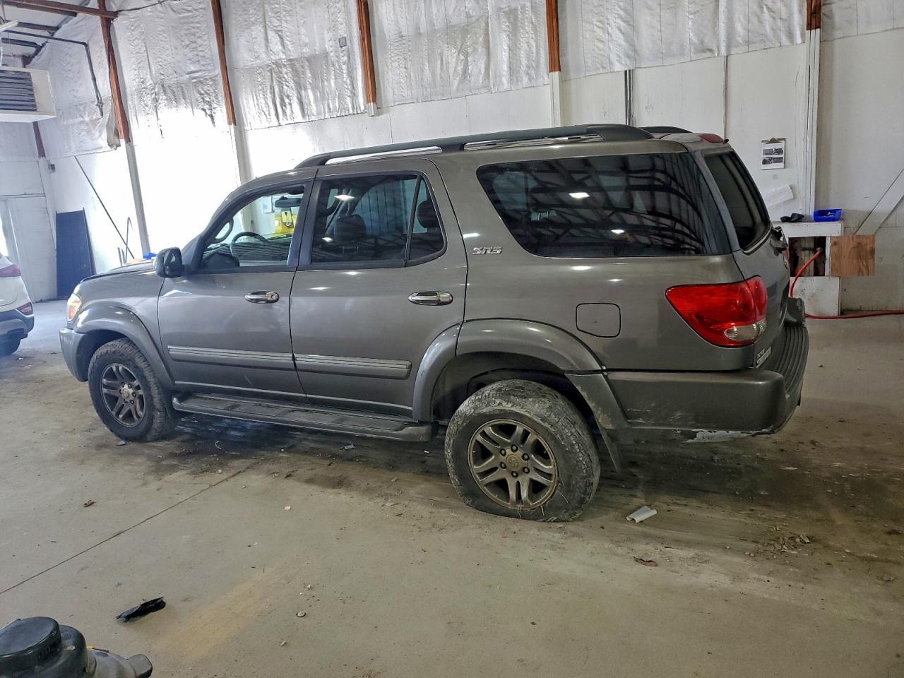 2005 TOYOTA Sequoia