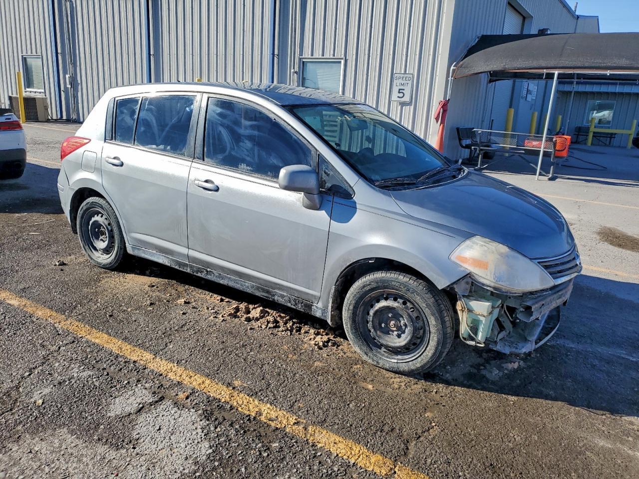 2011 NISSAN VERSA