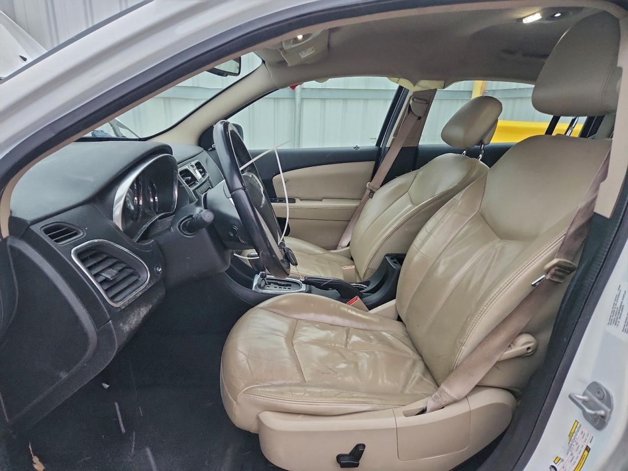 2013 CHRYSLER 200