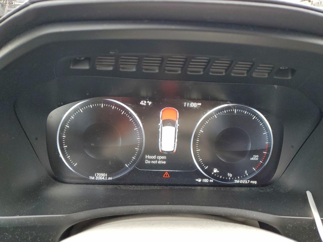 2016 VOLVO XC90