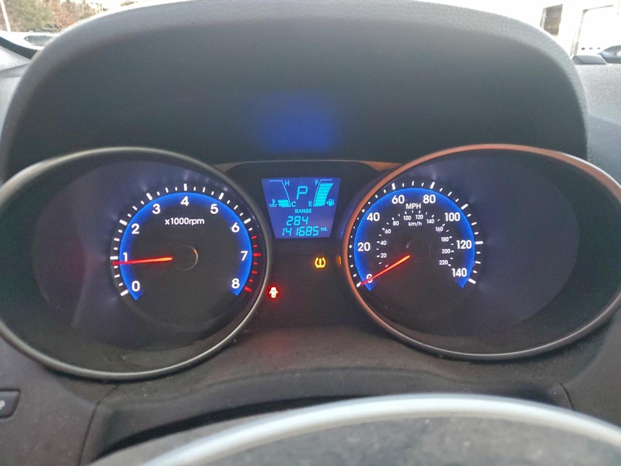 2011 HYUNDAI TUCSON