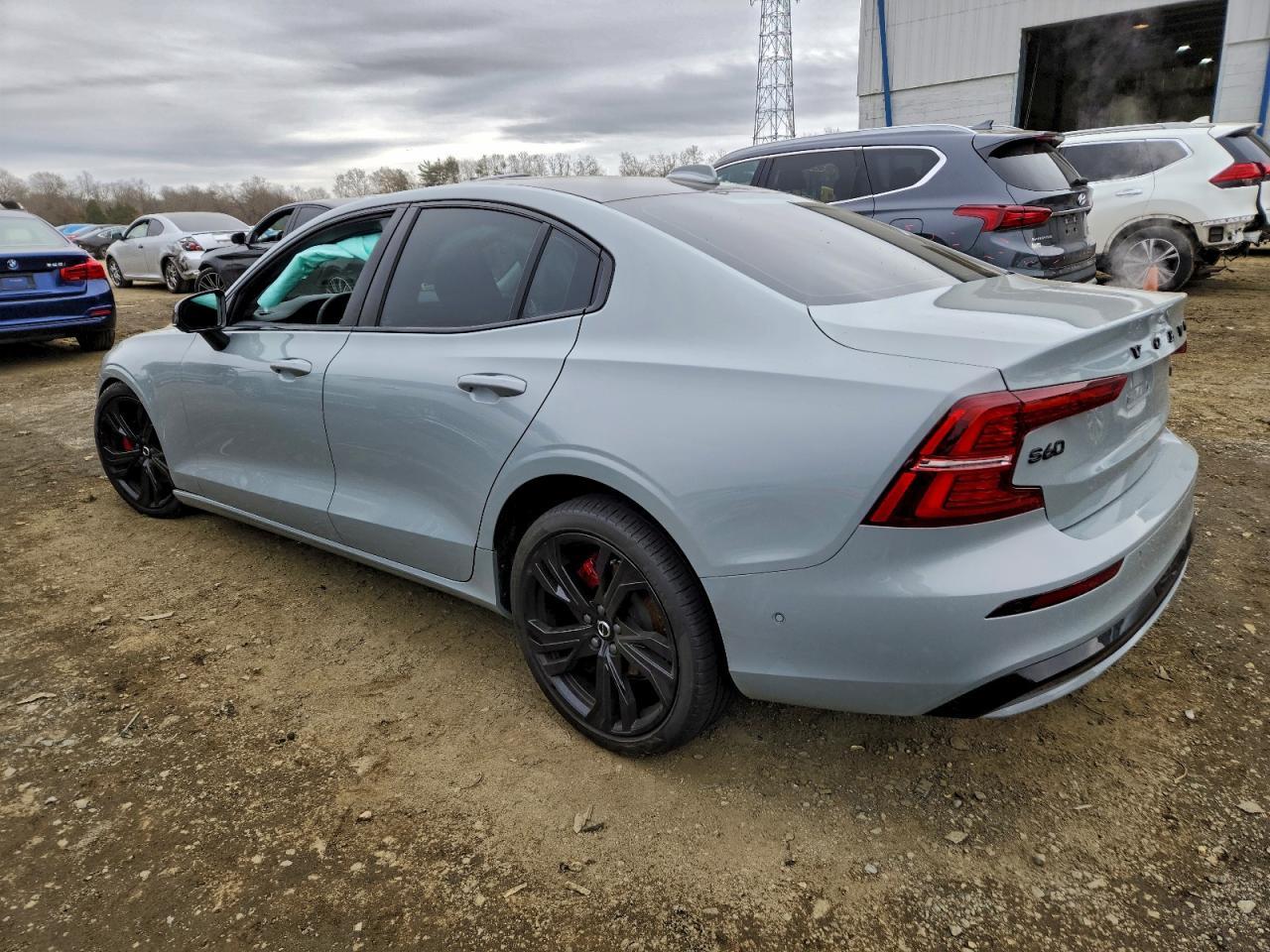 2024 VOLVO S60