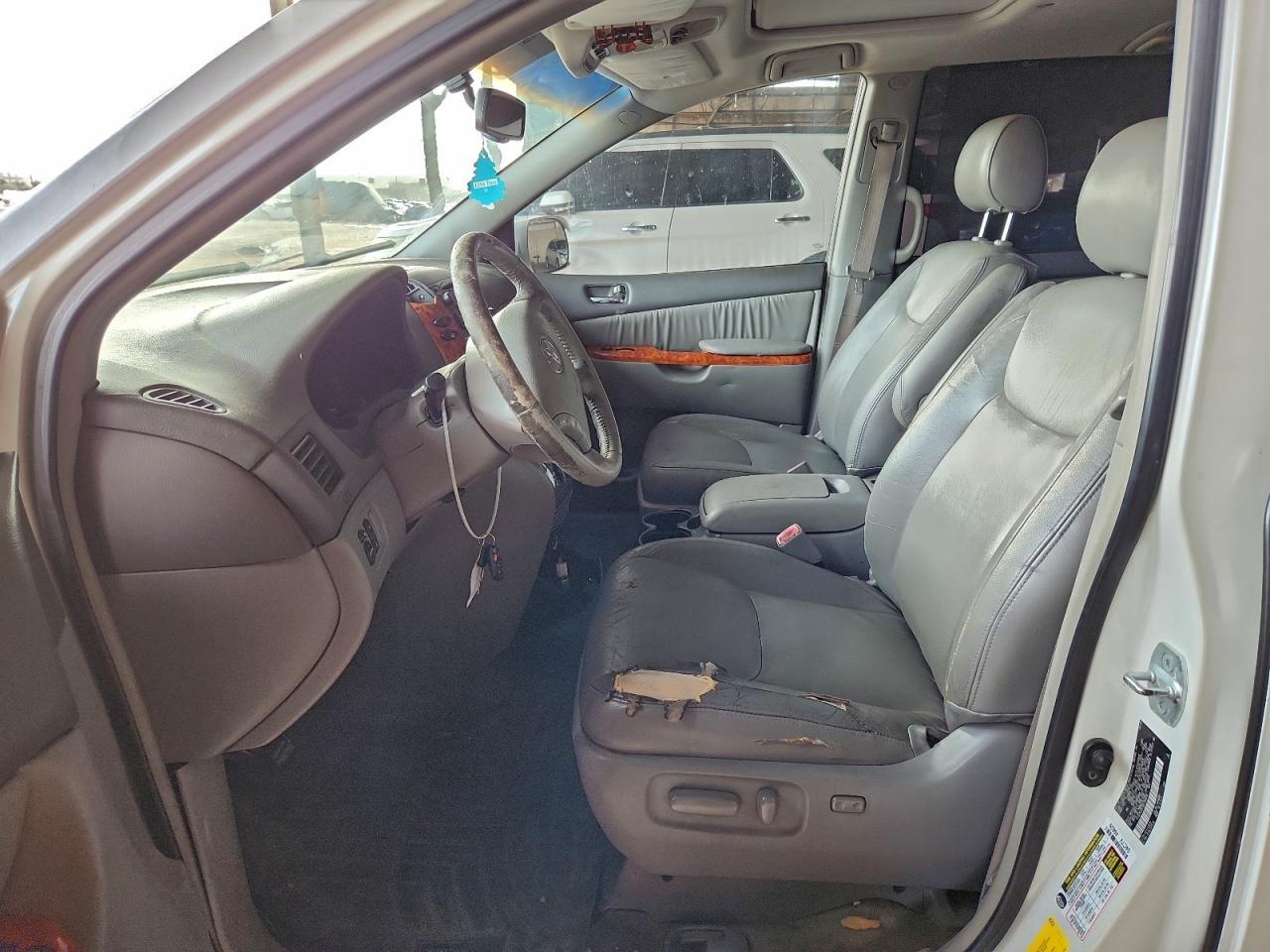 2008 TOYOTA SIENNA