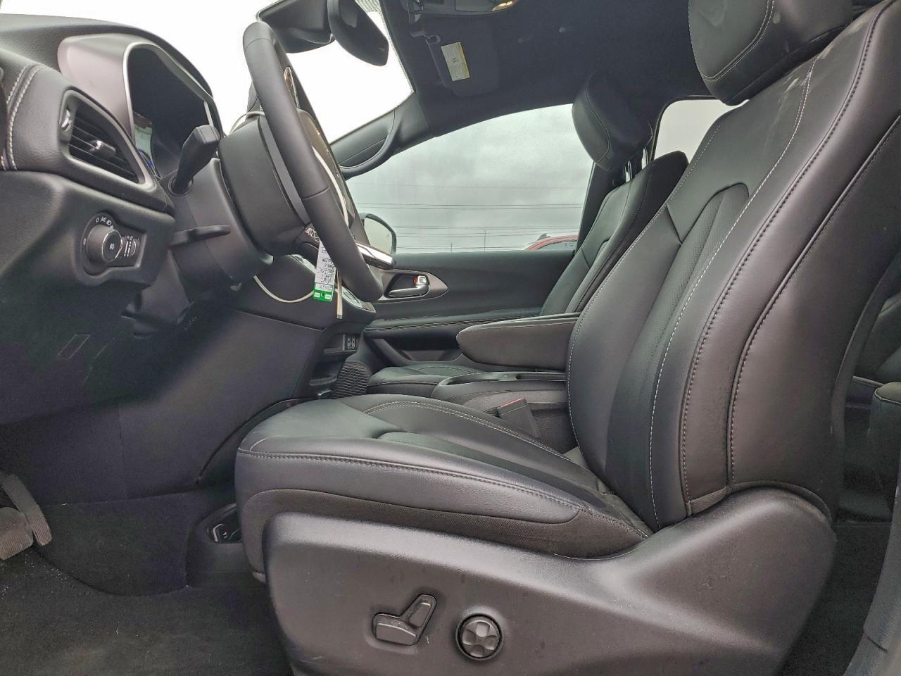 2025 CHRYSLER Pacifica