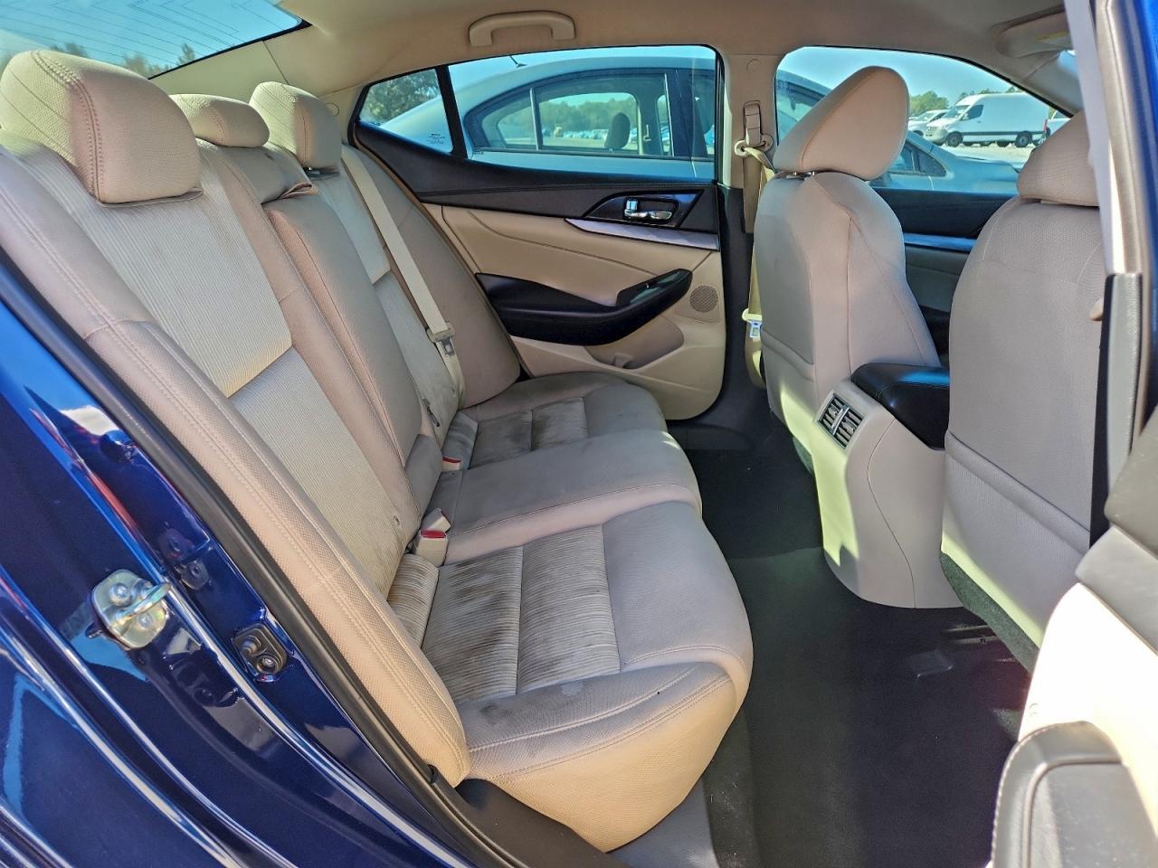 2016 NISSAN Maxima