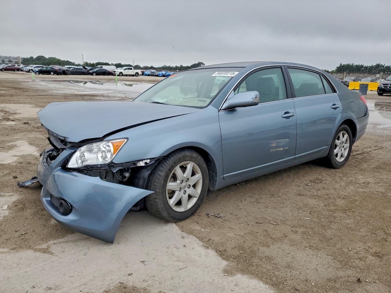 2010 TOYOTA Avalon