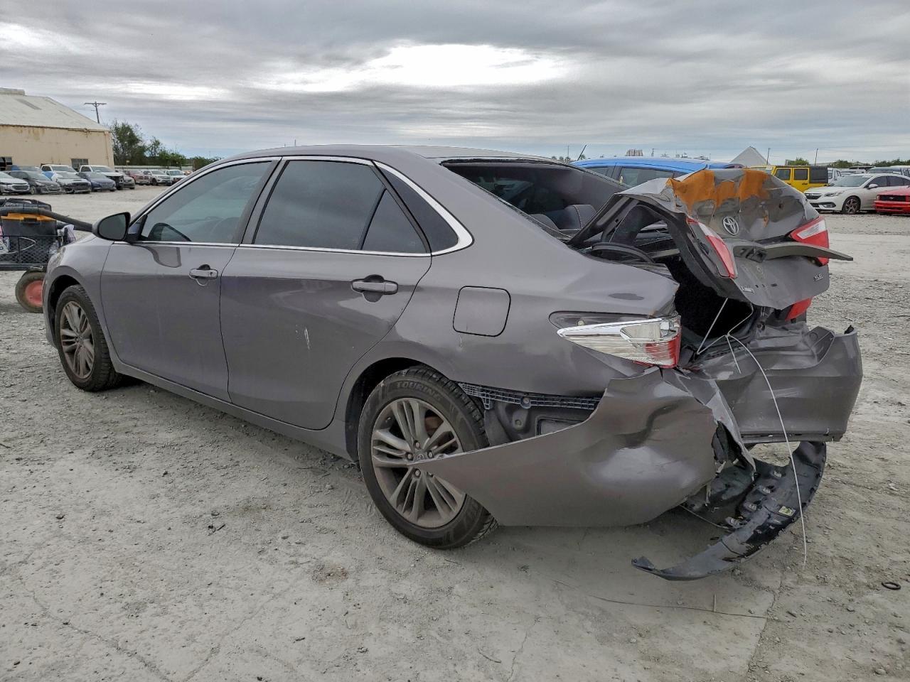 2016 TOYOTA CAMRY