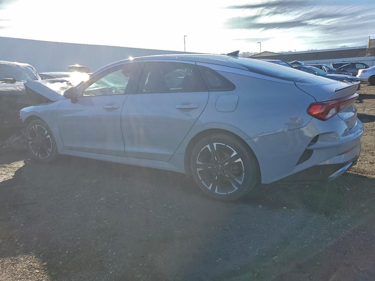 2022 KIA K5