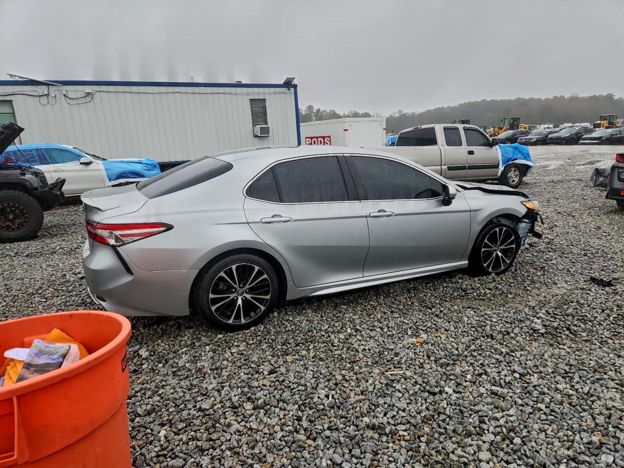 2018 TOYOTA CAMRY