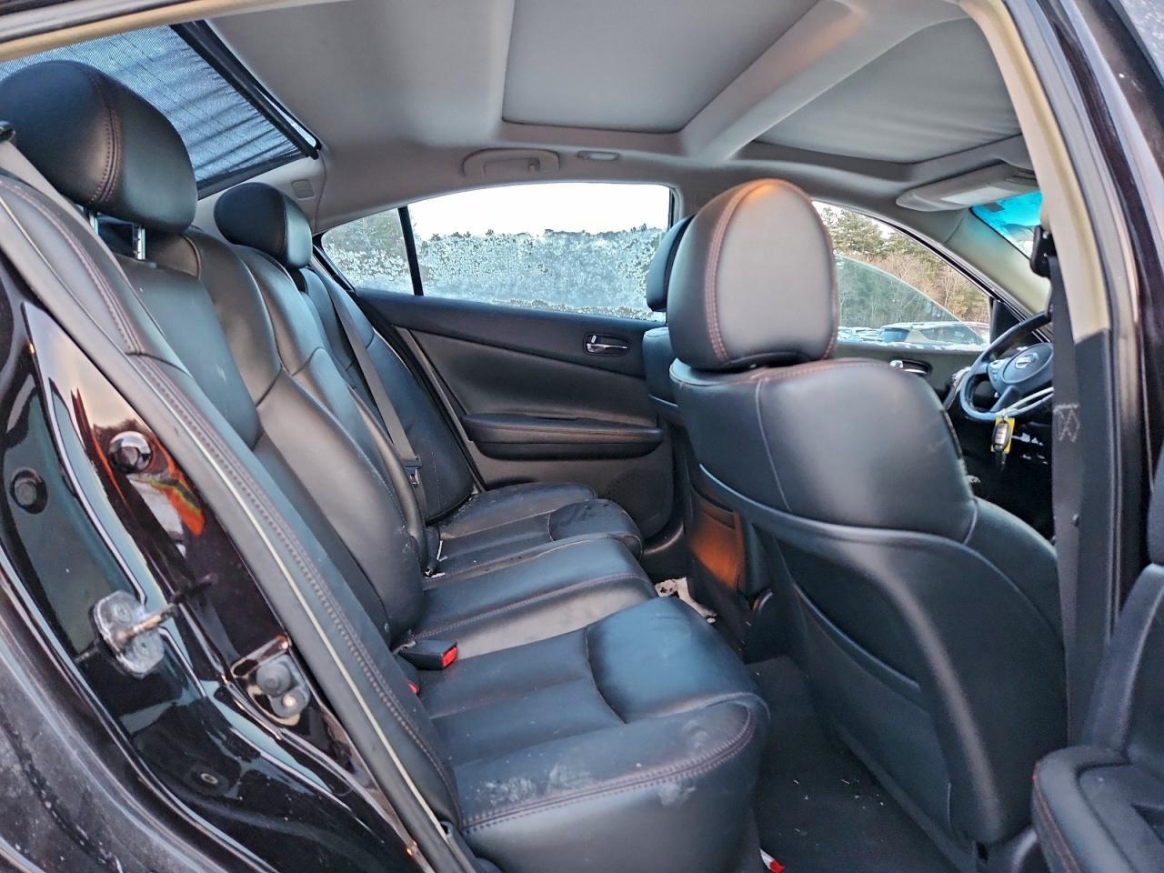 2010 NISSAN Maxima