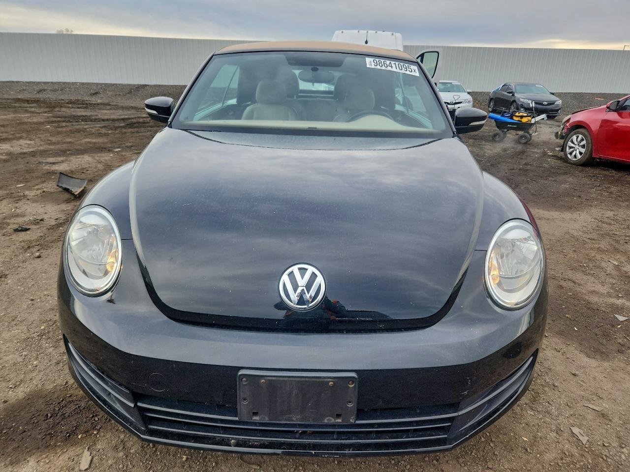 2013 VOLKSWAGEN Beetle