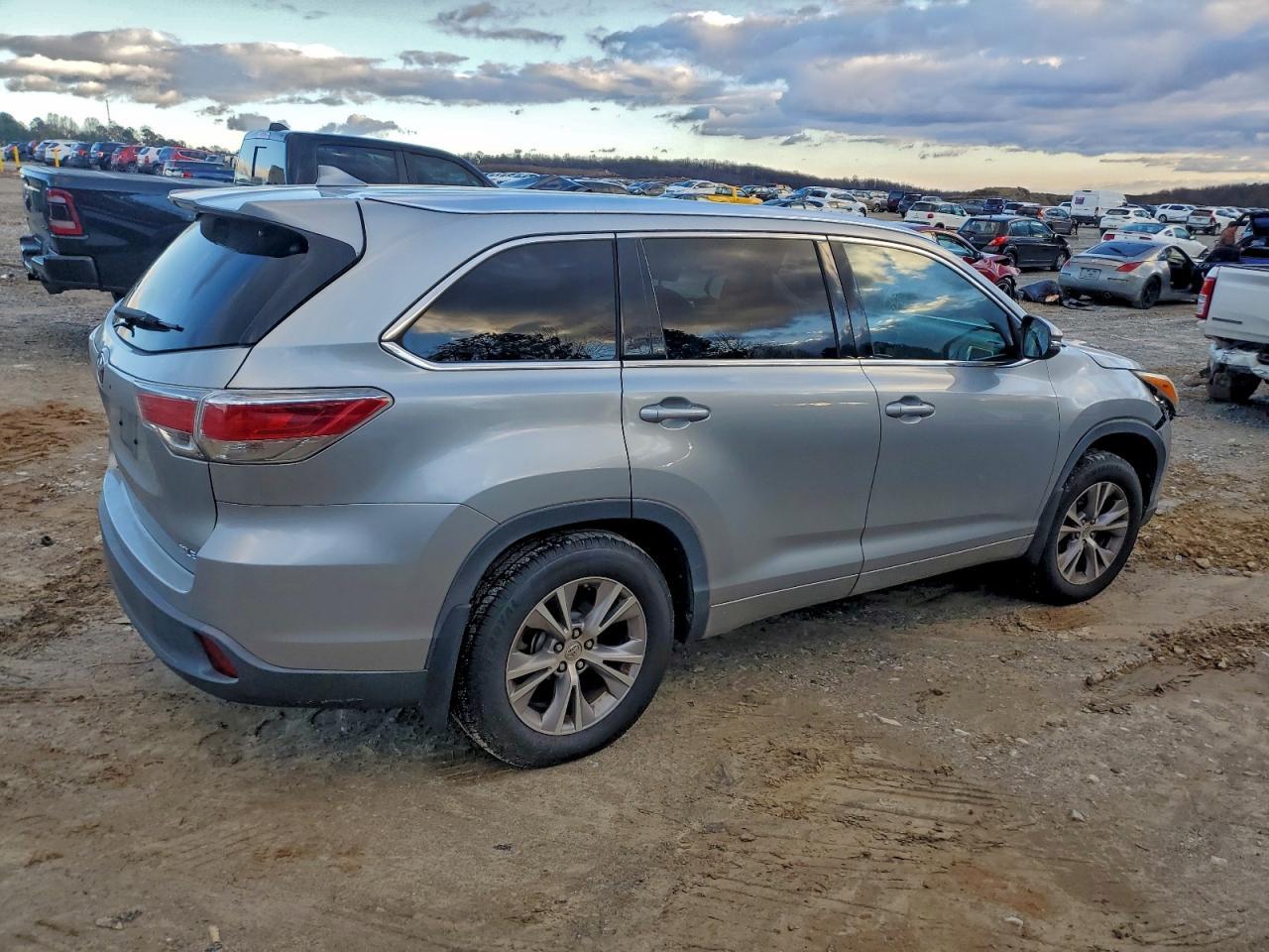 2015 TOYOTA HIGHLANDER
