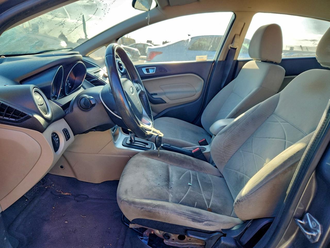 2014 FORD Fiesta