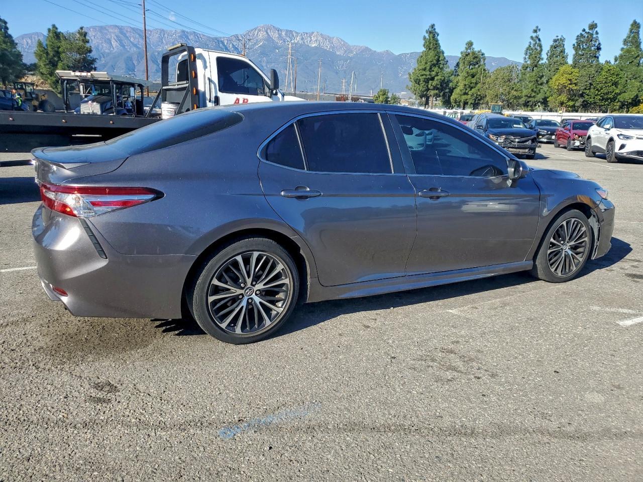 2018 TOYOTA CAMRY