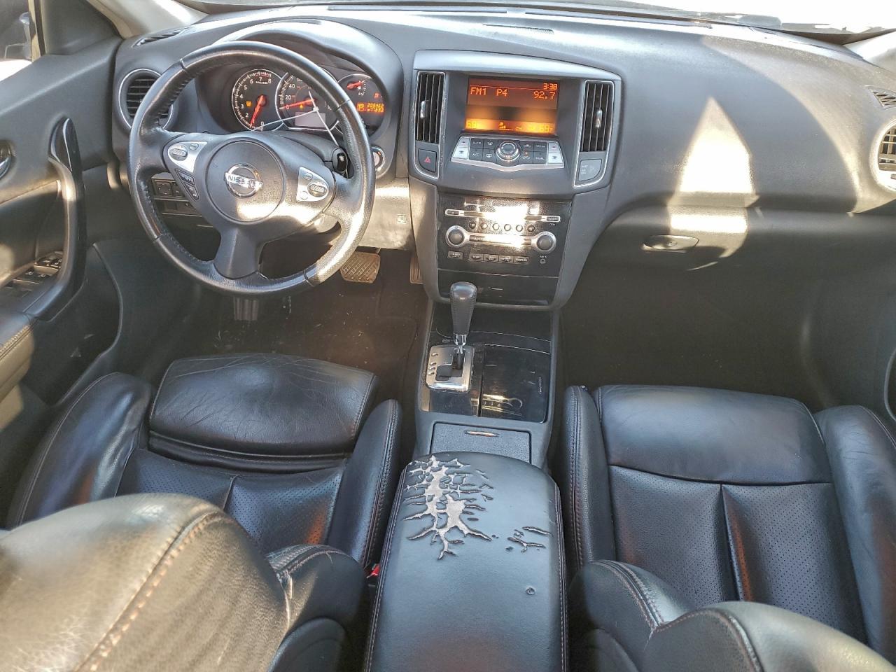2011 NISSAN Maxima