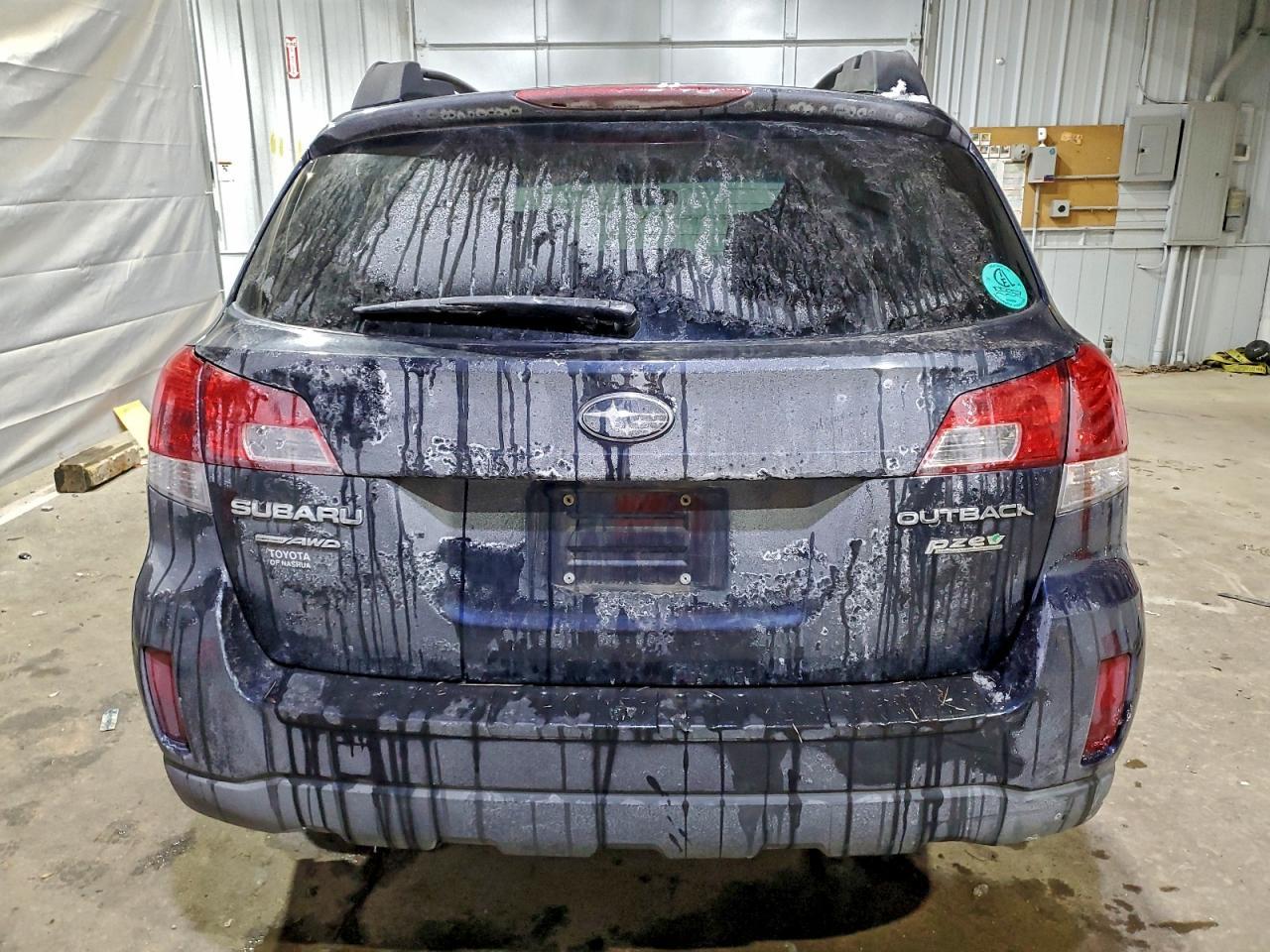 2013 SUBARU Outback
