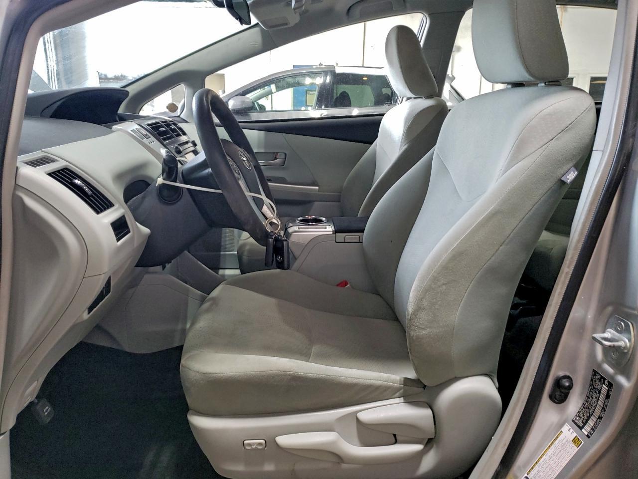 2013 TOYOTA PRIUS V