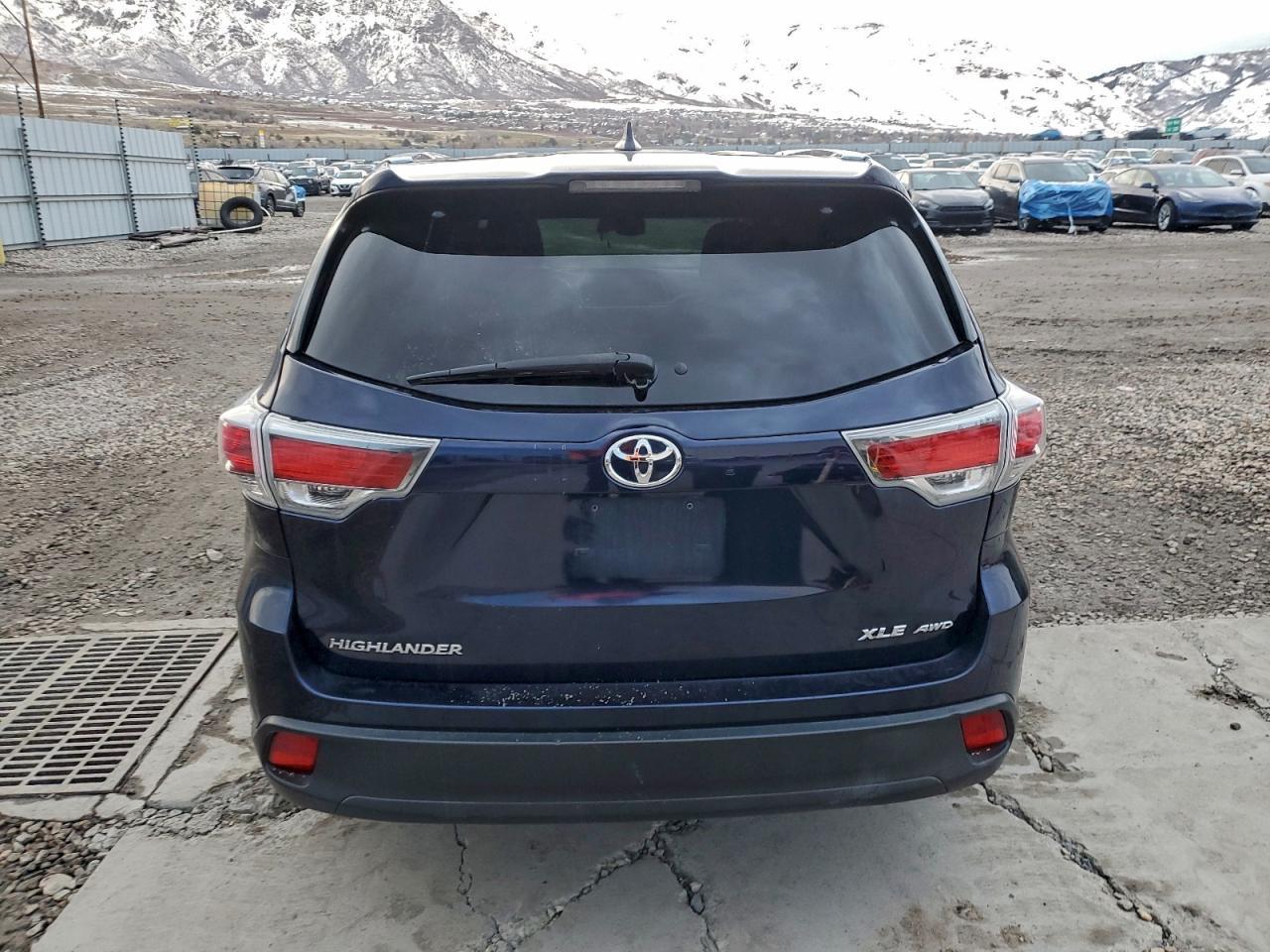 2016 TOYOTA HIGHLANDER