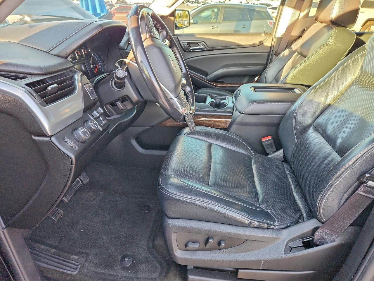 2016 CHEVROLET Suburban