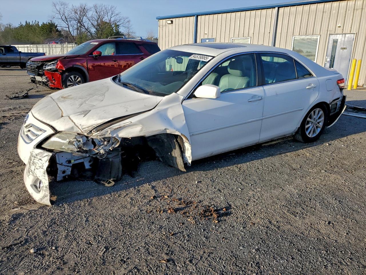 2011 TOYOTA CAMRY