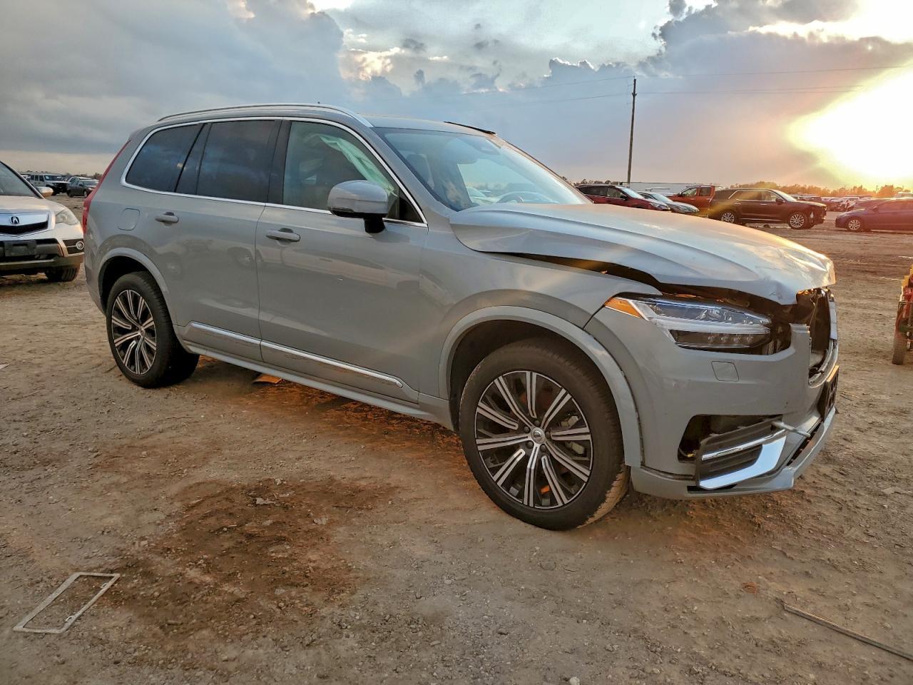 2024 VOLVO XC90