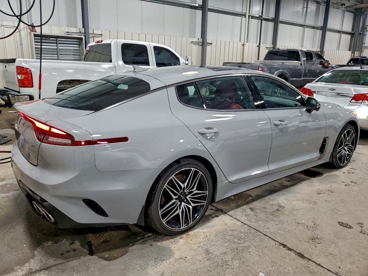 2023 KIA Stinger