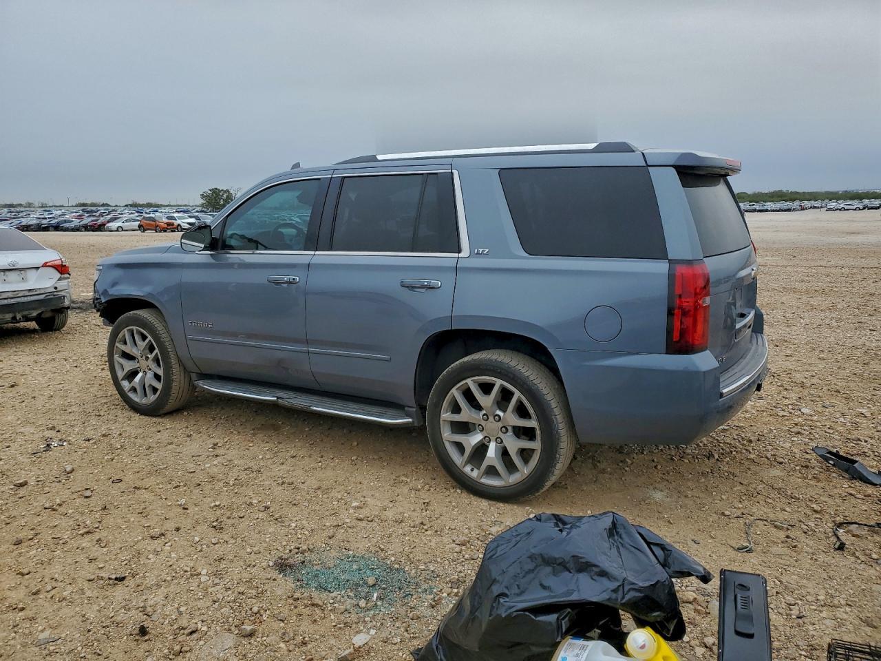 2016 CHEVROLET Tahoe